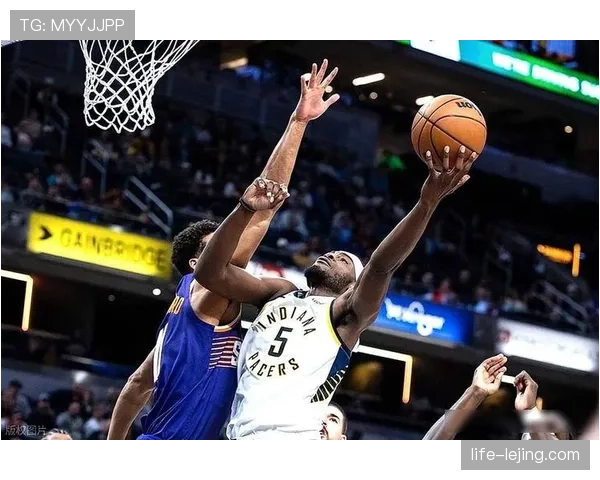 布拉德利·比尔关键时刻三分命中率提升显著 拉开球队进攻空间