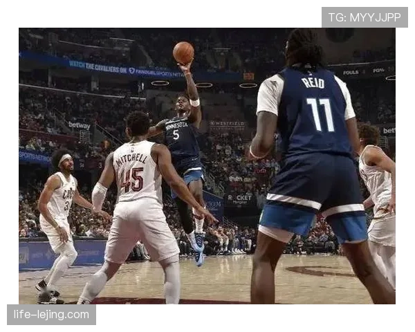 巴恩斯砍下高效三分拉开空间 提升球队外线威胁